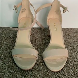 Nude patent Nine West ‘Pruce’ heels, size 7.